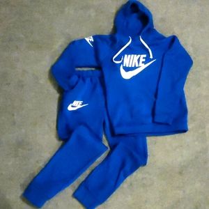 NIKE- 2pc Sweatsuit